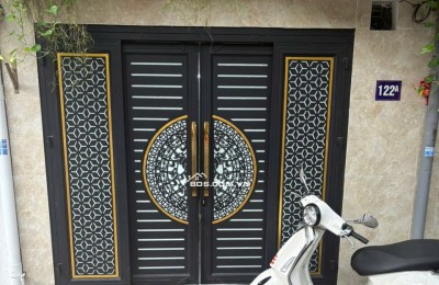 Bán nhà tầng 1 khu tập thể Nghĩa Tân 55m², ô tô đỗ cửa, sổ đỏ chính chủ, vị trí đẹp